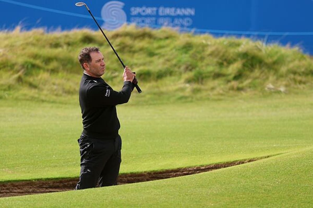 Sergio Garcia suffers embarrassing moment as conditions prove too much at Trump course - AOL